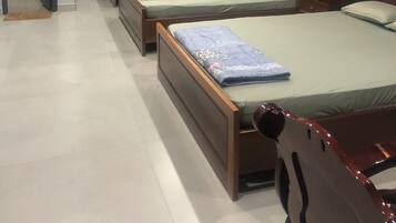 Design driepersoonskamer | Individueel gedecoreerd, individueel gemeubileerd