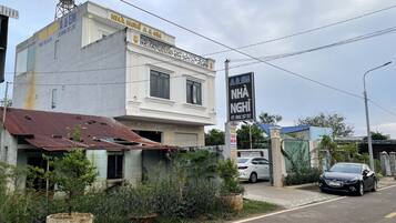 Façana frontal de l'allotjament