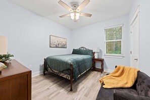 3 bedrooms, free WiFi, bed sheets - POOL | 30A Private, Cozy Beach Cottage | Firepit (Santa Rosa Beach)