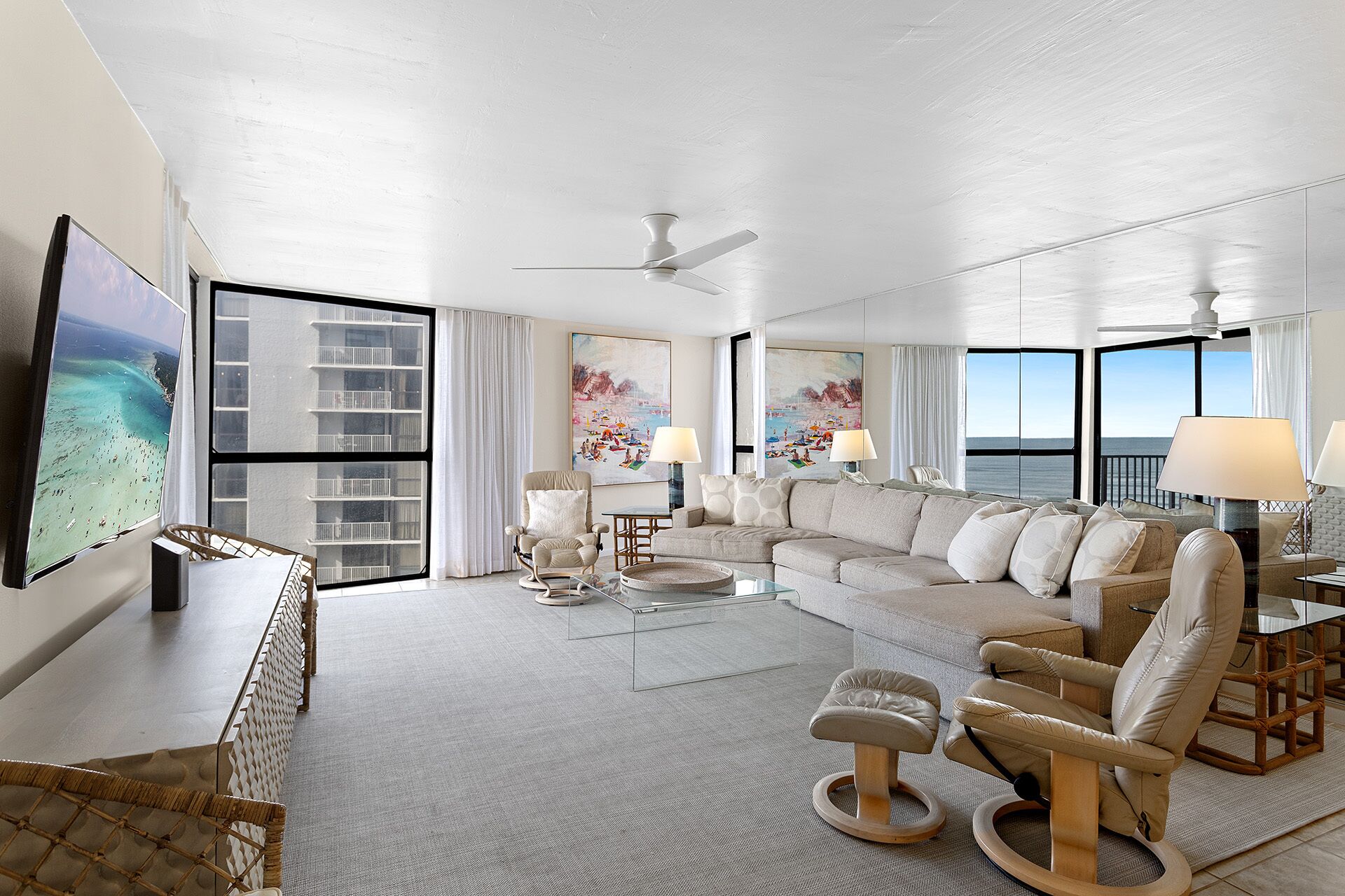 Mainsail 158 - Gulf Front, Free Beach Service, Community Pool, Hot Tub!