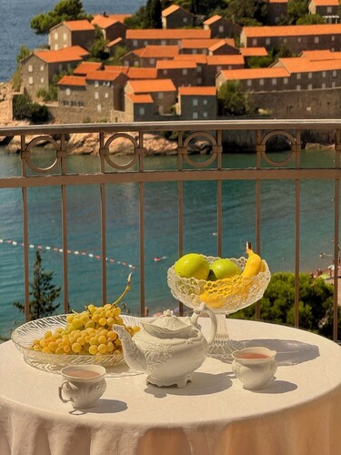 Villa Milan- 100 m by air island St. Stephen-organic food-sea view suites