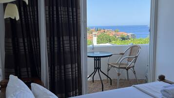 9 bedrooms, iron/ironing board, WiFi, bed sheets