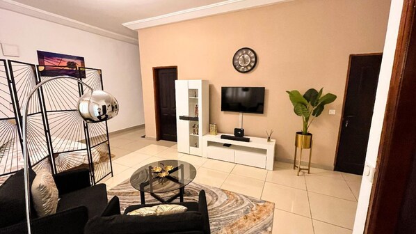 Studio | Living area
