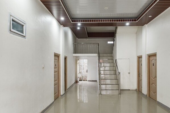 Interior detail - OYO 93503 Lotte Residence (Palembang)