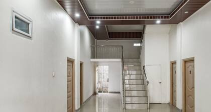 OYO 93503 Lotte Residence