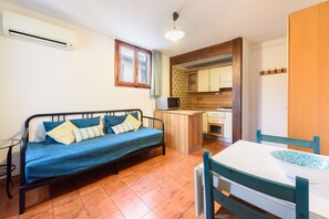 Living area - Classic Toscanella by Mmega (Florence)