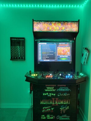 Games room - Hilltop cottage with Fibre internet, Golf, Ski, Arrowhead and Algonquin Park (Huntsville)