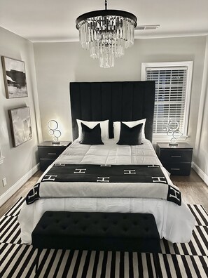 Room - Stylish remodel oasis  (Birmingham)