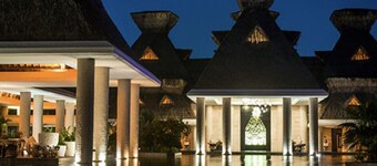 Discover the utmost level of opulence at Acapulco. 1 or 2 bd suites available 