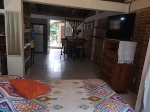 1 habitación, wifi y ropa de cama