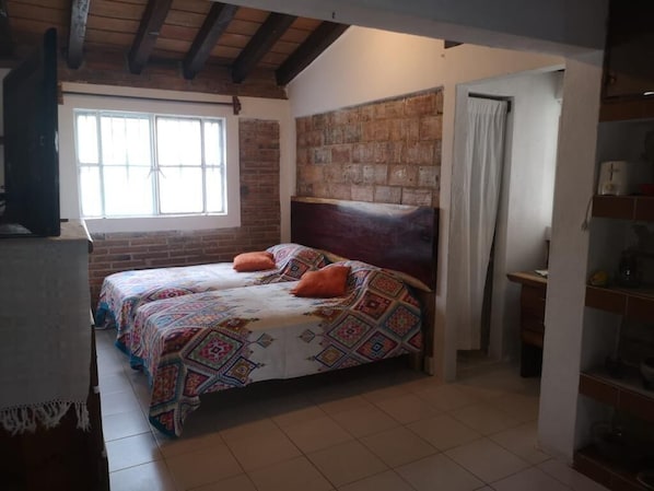 1 habitación, wifi y ropa de cama