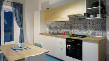 Departamento estándar | Cocina privada | Congelador