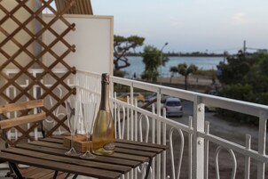 Standard Double or Twin Room | Lake view