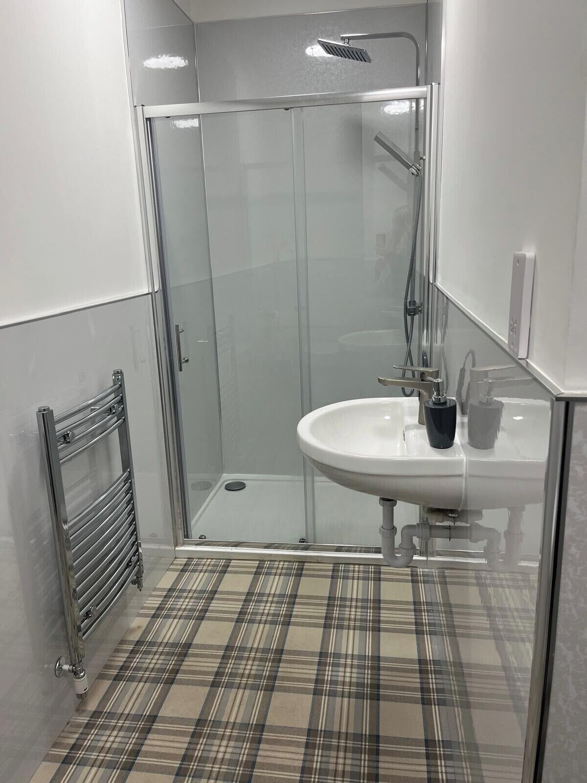 House | Bathroom | Shower, towels