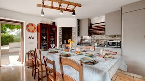Dining - Villa Giari 8, Emma Villas (Ceglie Messapica)