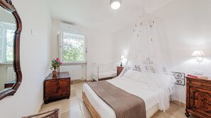 4 habitaciones, tabla de planchar con plancha y wifi gratis 