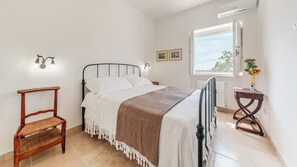 4 bedrooms, iron/ironing board, free WiFi, bed sheets - Villa Giari 8, Emma Villas (Ceglie Messapica)