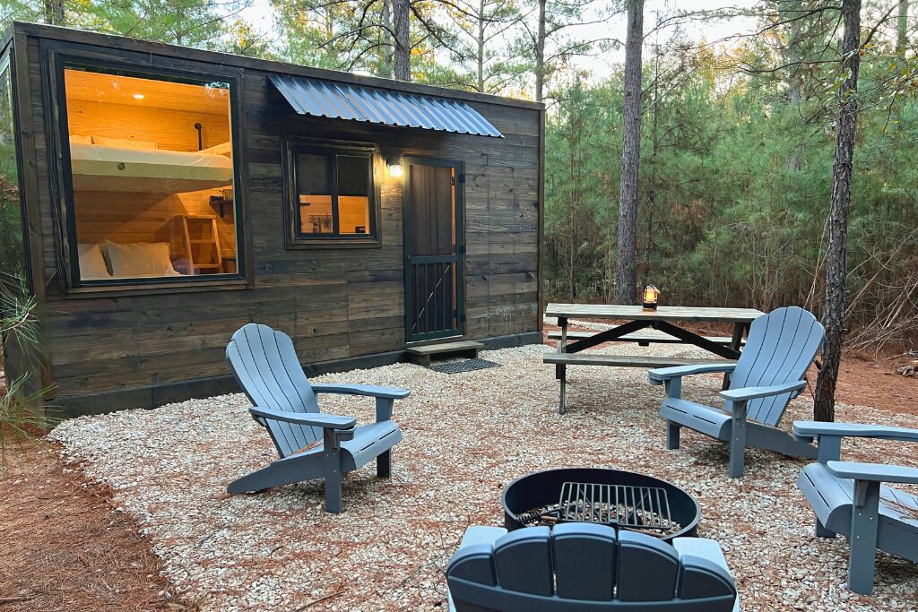 tranquil cabins 2 queen bunk - Tranquil Cabins Studio Bunk sleeps up to 4 people and is nestled in the majestic pines of Winona, Texas near Tyler.