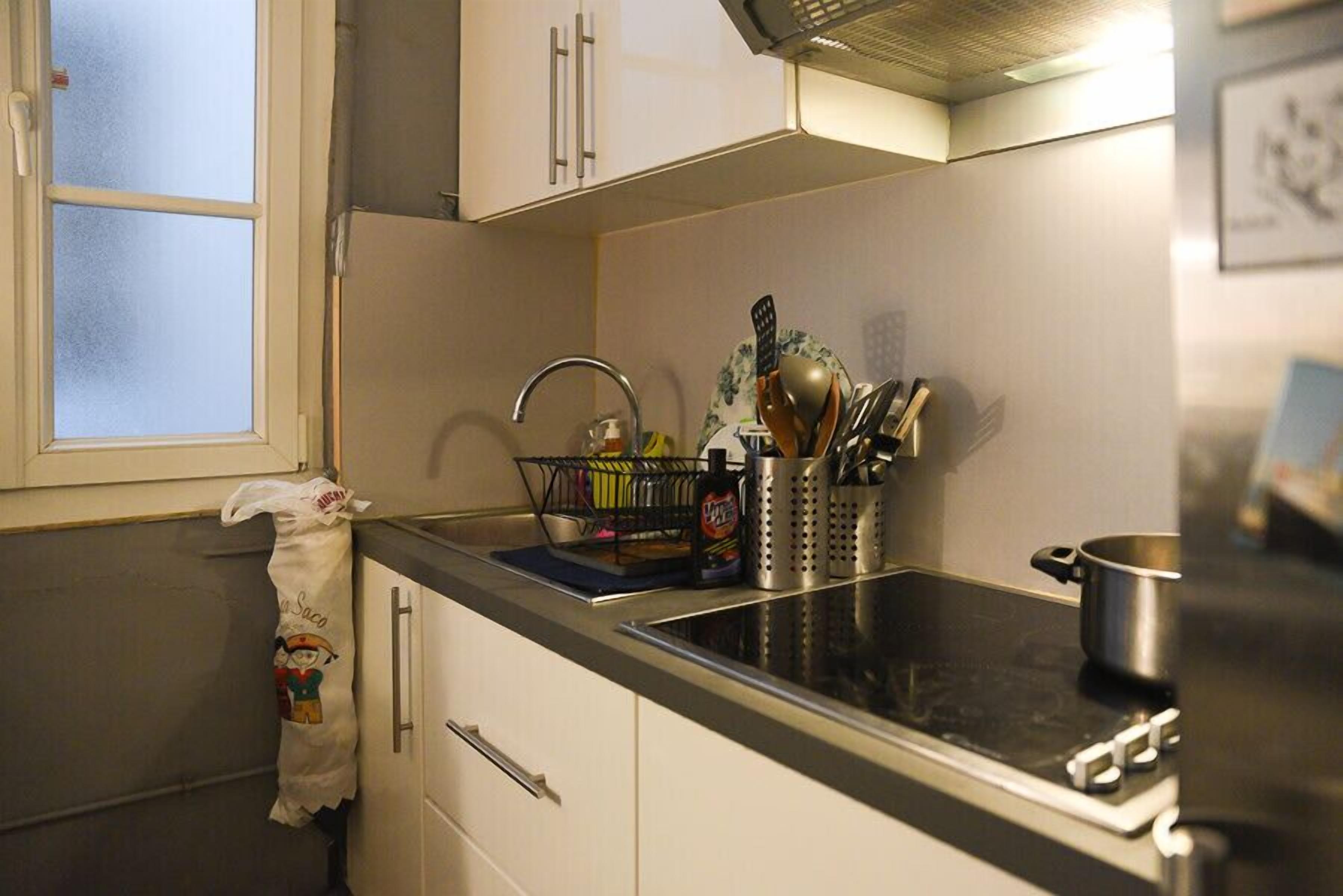 Fridge, microwave, dishwasher, coffee/tea maker