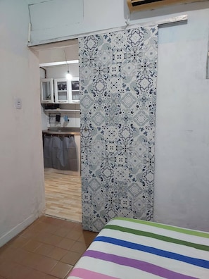 2 chambres, coffres-forts dans les chambres, bureau