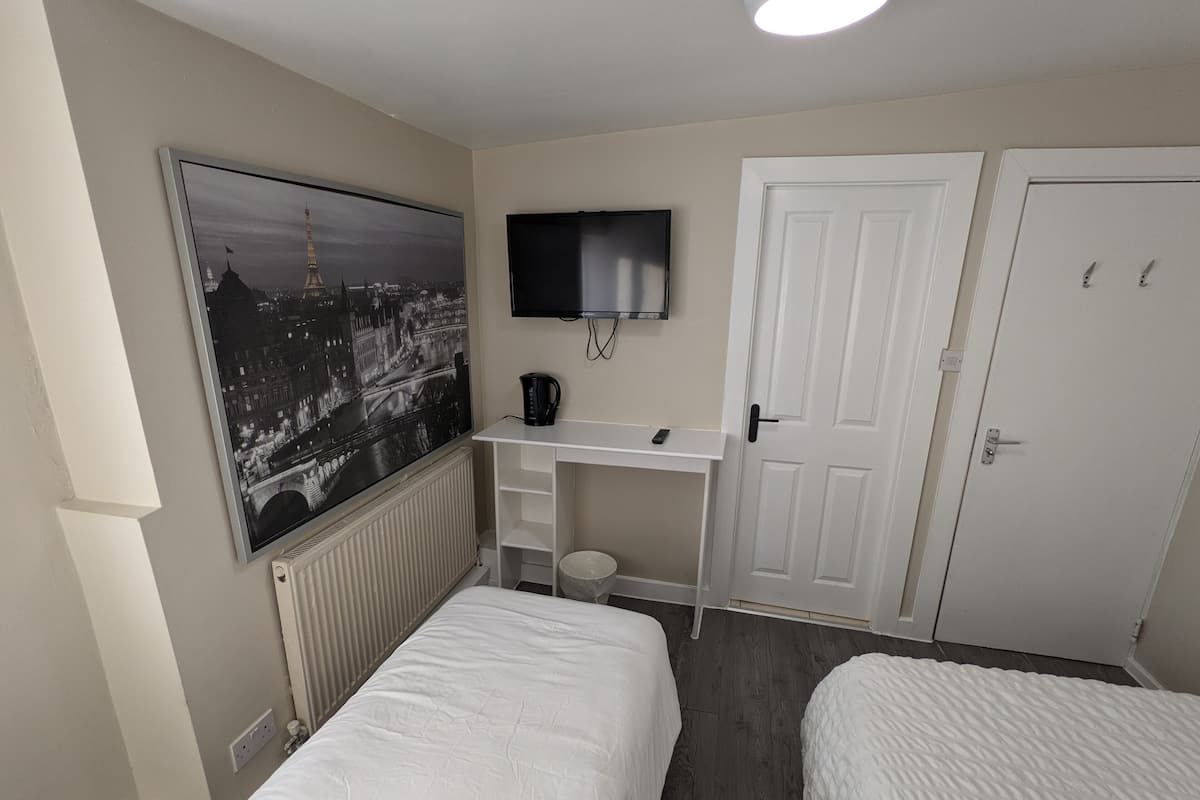 1 bedroom, free WiFi, bed sheets