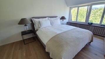 1 bedroom, desk, iron/ironing board, free WiFi