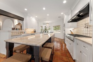 Coffee/tea maker, fridge, microwave, oven - Overlook Oasis-Stunning Views-Pool and Spa! (Austin)