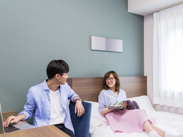 1 bedroom, in-room safe, desk, blackout curtains - Comfort Inn Nagoya Sakae (Nagoya)