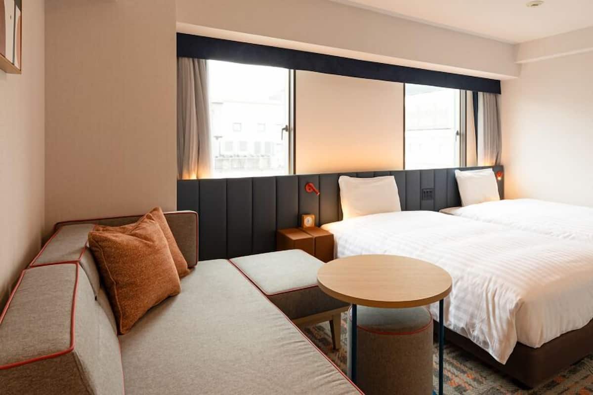 1 bedroom, premium bedding, in-room safe, desk