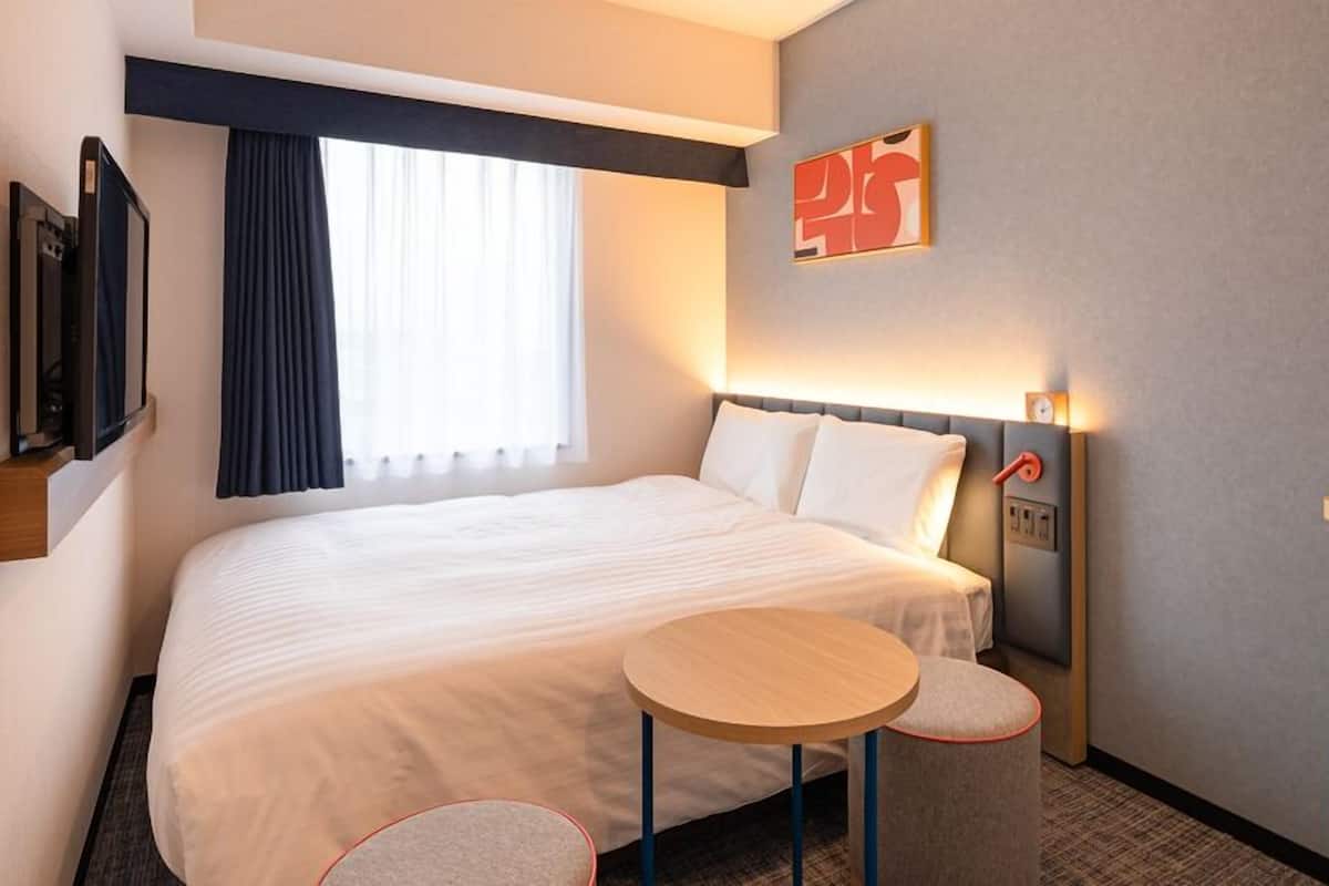 1 bedroom, premium bedding, in-room safe, desk