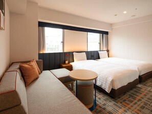 Room, 2 Twin Beds, Non Smoking | 1 bedroom, in-room safe, desk, blackout drapes - Comfort Inn Nagoya Sakae (Nagoya)