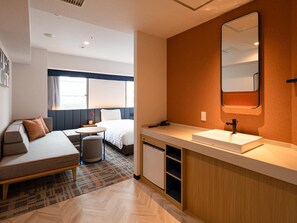Room, 2 Twin Beds, Non Smoking | 1 bedroom, in-room safe, desk, blackout drapes - Comfort Inn Nagoya Sakae (Nagoya)