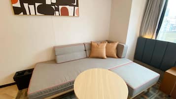 Habitación, 2 camas individuales, para no fumadores | 1 habitación, caja de seguridad en la habitación y escritorio