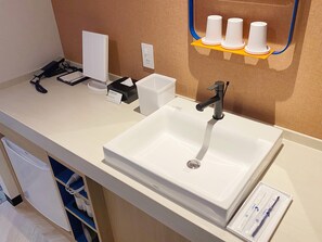 Room, 2 Twin Beds, Non Smoking | 1 bedroom, in-room safe, desk, blackout drapes - Comfort Inn Nagoya Sakae (Nagoya)