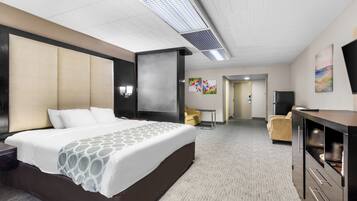 Suite, 1 King Bed, Non Smoking | Iron/ironing board, free WiFi, bed sheets