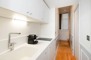 Fridge, microwave, stovetop