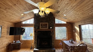 Smart TV, chimenea