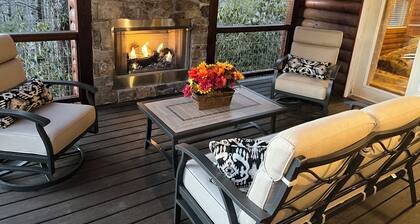 Eagle's View Cabin with Hot Tub Minutes From Downtown Boone