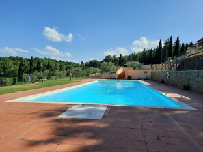 Apartment | Pool - Sleeps 6 - Private Pool - Remote Countryside Villa (Bucine)