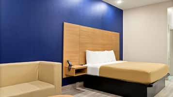 Basic Room, 1 King Bed, Non Smoking