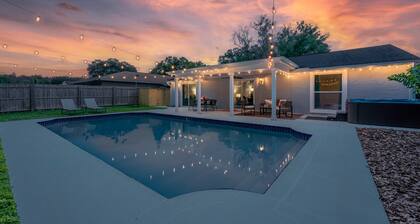 Tampa Oasis : Heated Pool • Hot Tub • Game Room