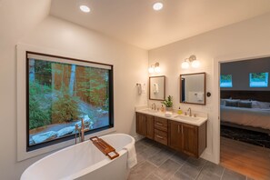 Shower, hair dryer, towels - Cozy A-Frame Cabin - In-Deck Hot Tub - near Boone (Vilas)