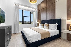 15 quartos, ferros/tábuas de passar roupa, Wi-Fi, roupa de cama