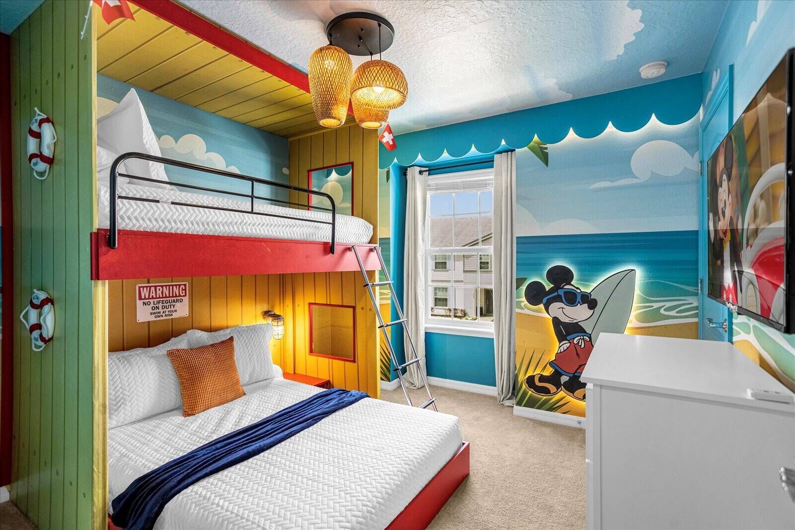 5 bedrooms, iron/ironing board, WiFi, bed sheets