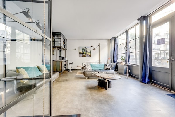 TV, offices
