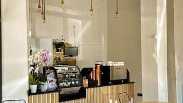 Televisión LCD 50 pulgadas con canales de televisión vía satélite