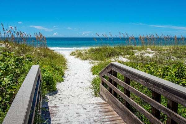 The white sands of Gulf Shores are calling!