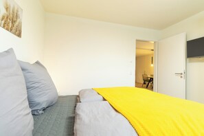 1 bedroom, travel crib, free WiFi