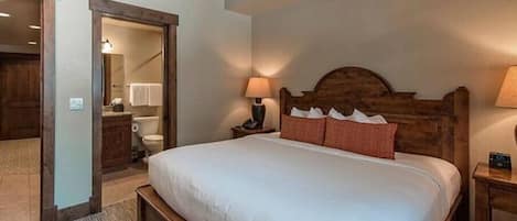 1 bedroom, in-room safe, desk, iron/ironing board