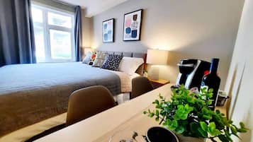 1 bedroom, in-room safe, free WiFi, bed sheets